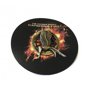 DieTributeVonPanem-CatchingFire_Brosche_verpackt